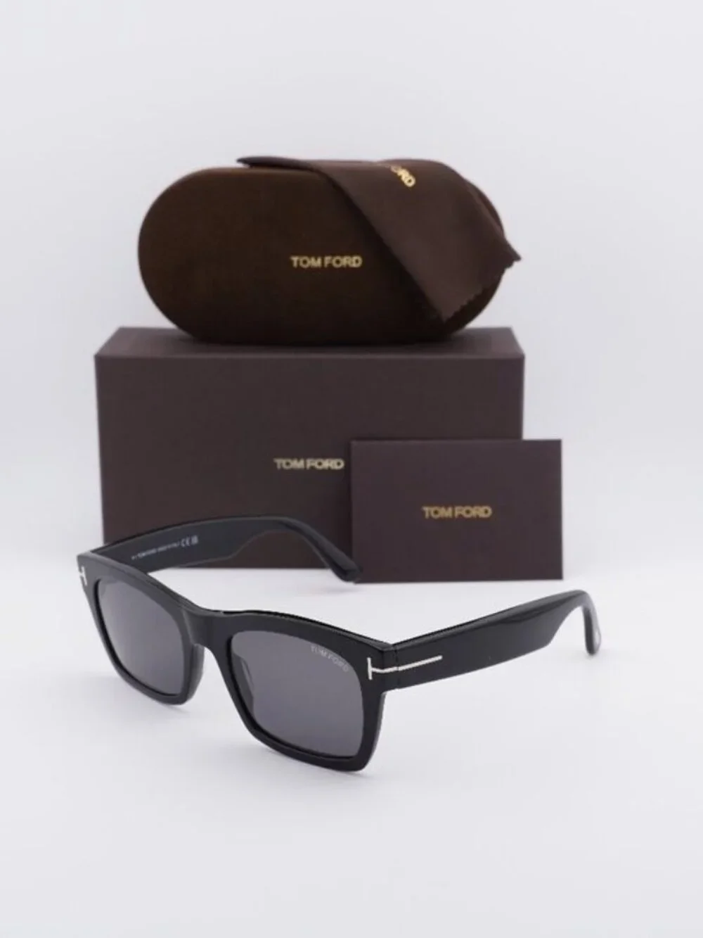Tom Ford model ft1062